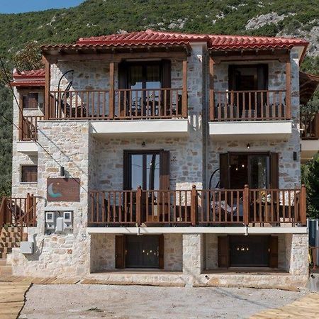 Oniropetra Pelion Mikro Luaran gambar